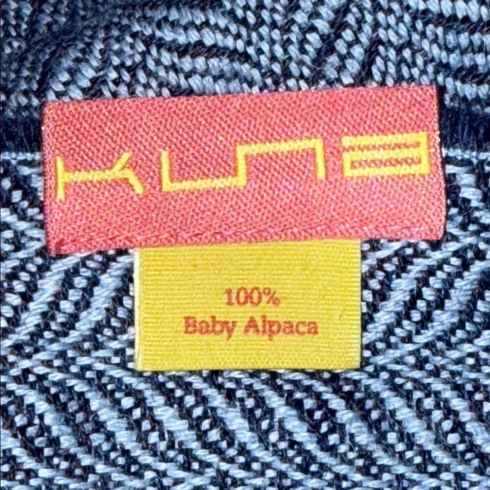 Kuna beautiful incredibly